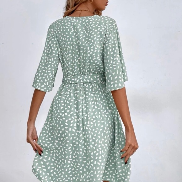 Mint green belted dress - Picture 5 of 5